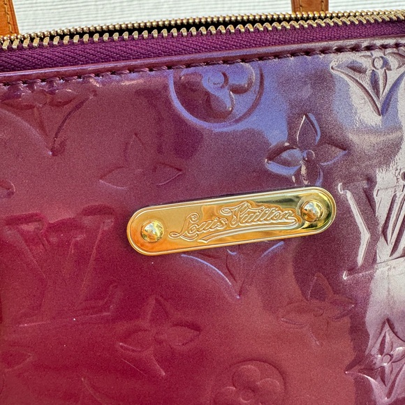 Authentic Vintage Louis Vuitton Monogram Bellevue PM Deep Burgundy Patent Tote - Picture 3 of 9